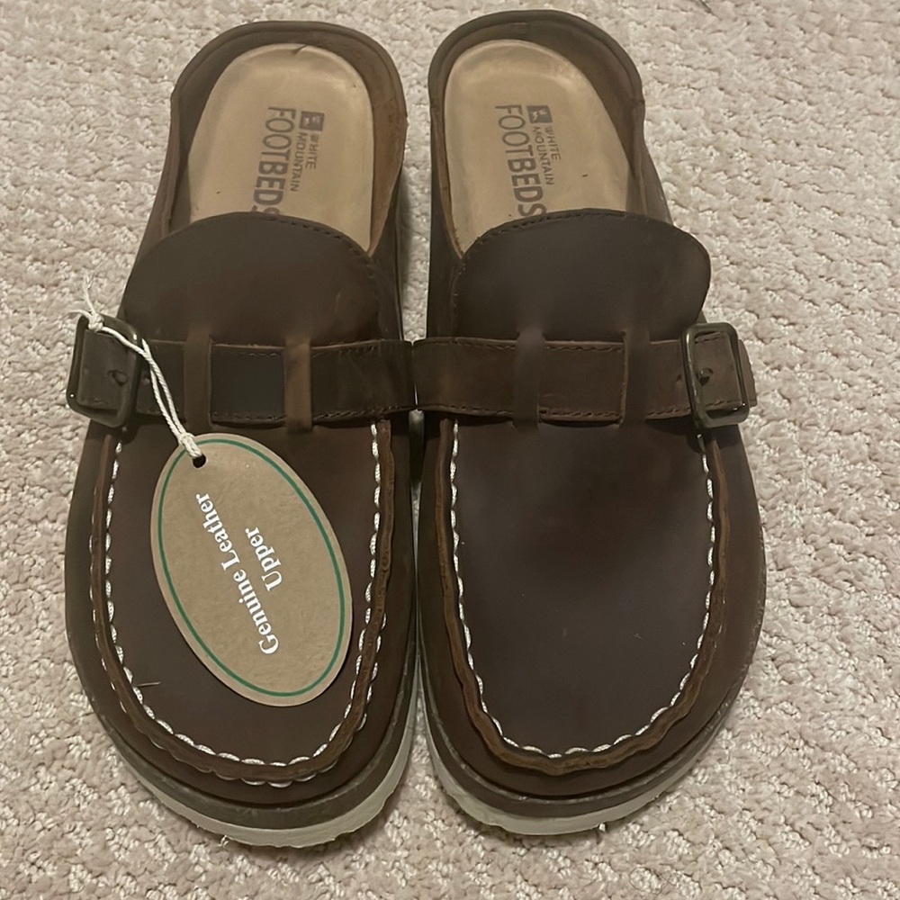 White Mountain leather slides
